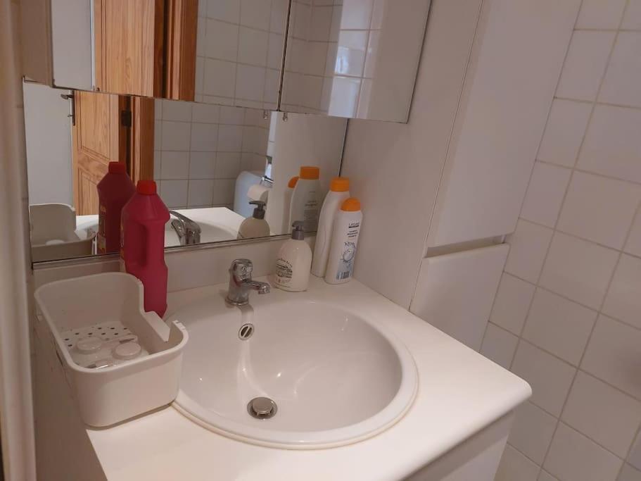 Charming 1-Bedroom Apartment Брюссель Экстерьер фото